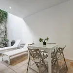 Luxe By Hello Homes *
