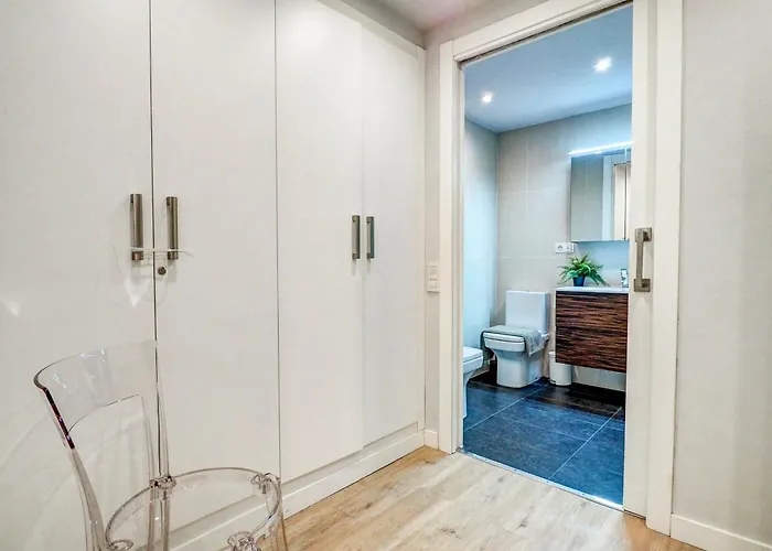 Luxe By Hello Homes *