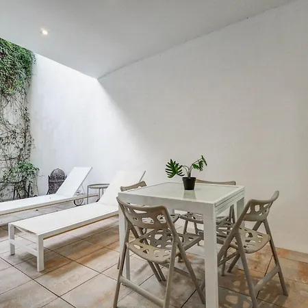 Luxe By Hello Homes *