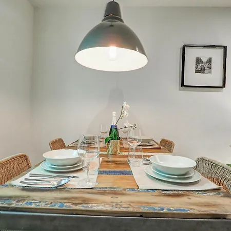 Luxe By Hello Homes *