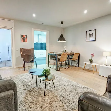 Luxe By Hello Homes *